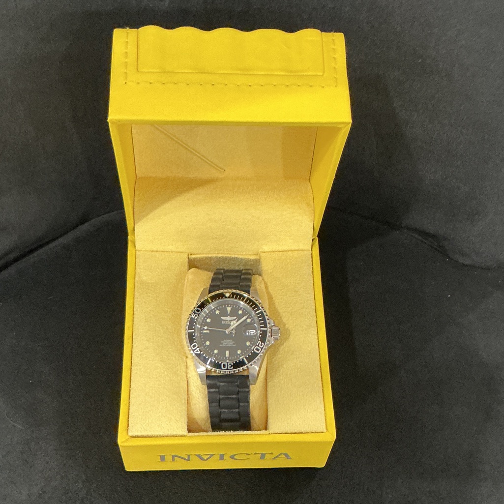 Invicta Black And Silver Men's Watch In Yellow Box